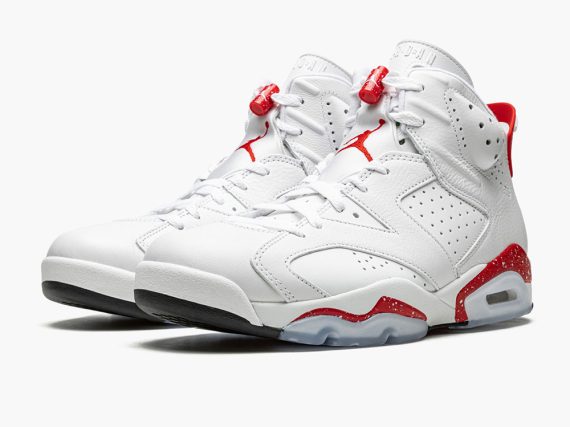 AIR JORDAN 6 RETRO “Red Oreo”