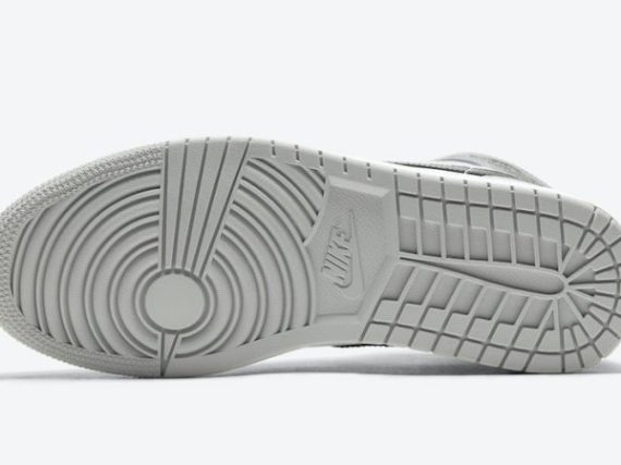 Air Jordan 1 Mid Light Smoke Grey