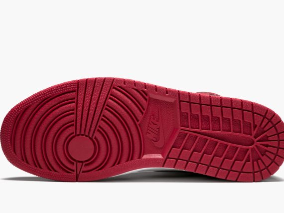 Air Jordan 1 Retro High OG Chicago