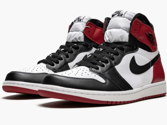 Jordan 1 Retro Black Toe
