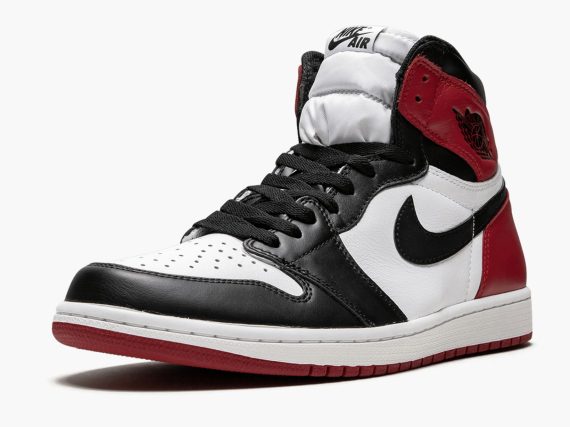 Jordan 1 Retro Black Toe