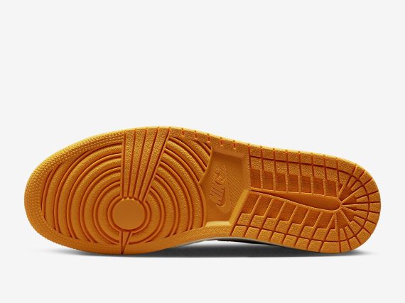 Air Jordan 1 High OG Taxi