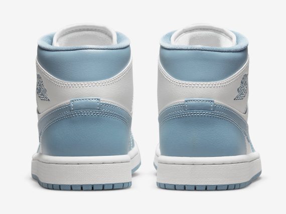 Air Jordan 1 Mid UNC