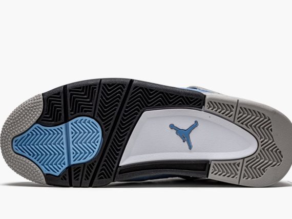 Air Jordans 4 Retro 'University Blue'