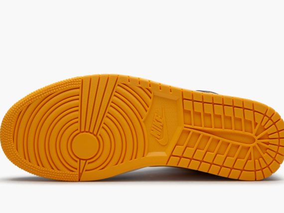 Air Jordan 1 Mid WMNS Laser Orange