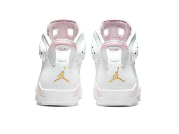 Wmns Air Jordan 6 Retro ‘Gold Hoops’