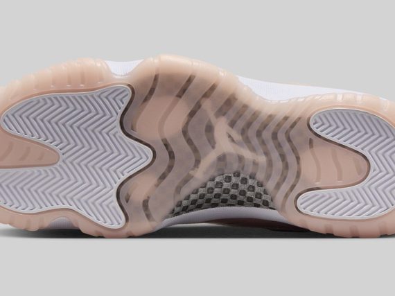 Air Jordan 11 Low WMNS Legend Pink