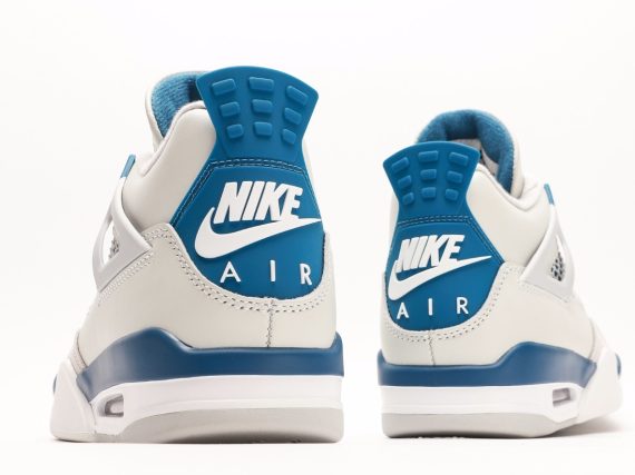Air Jordan 4 Retro Military Blue 2024