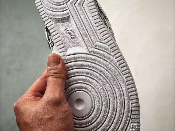 Nike Air Force 1 '07