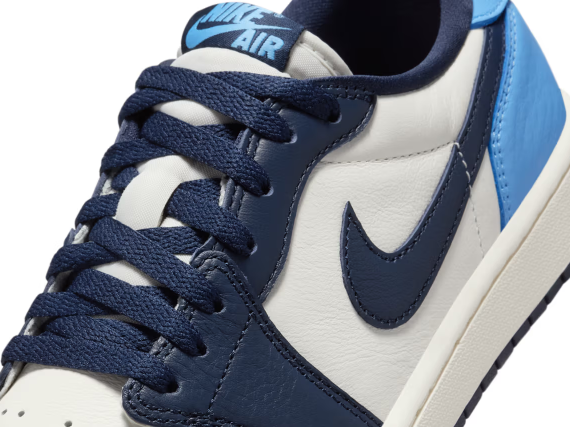 Air Jordan 1 Low OG Obsidian UNC