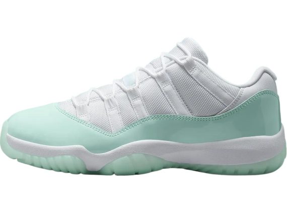 Air Jordan 11 Low Igloo