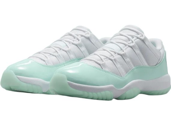 Air Jordan 11 Low Igloo