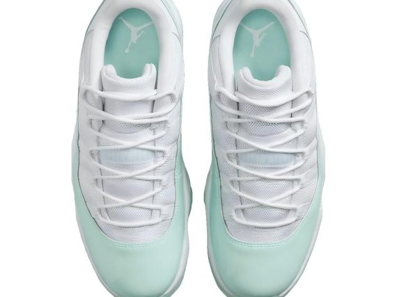 Air Jordan 11 Low Igloo