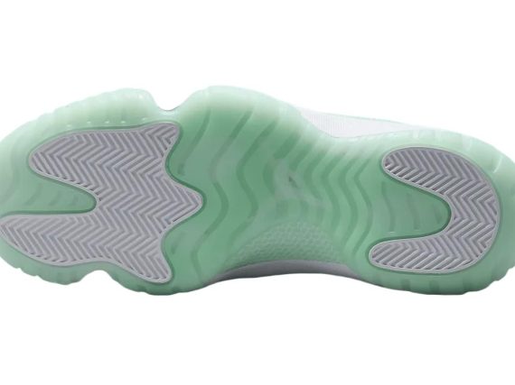 Air Jordan 11 Low Igloo
