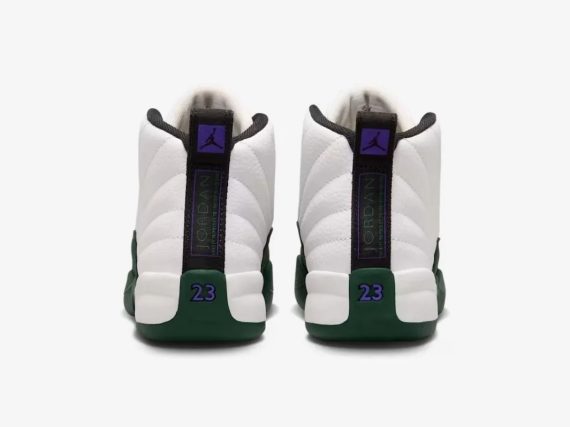 Air Jordan 12 Bucks